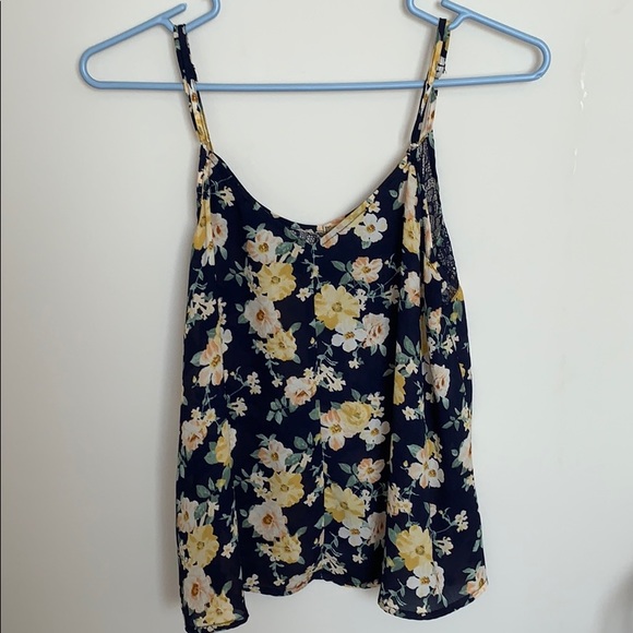 Navy and Yellow Floral Tank🌼 - Picture 3 of 4